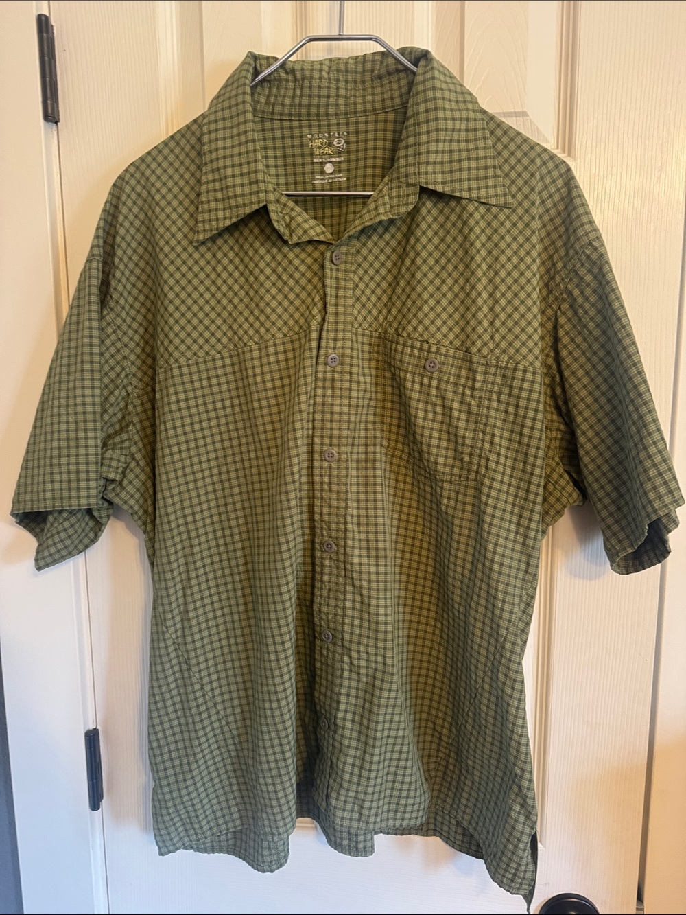 Men’s size XL Mountain Hardwear Madris style plaid short sleeve button up shirt.